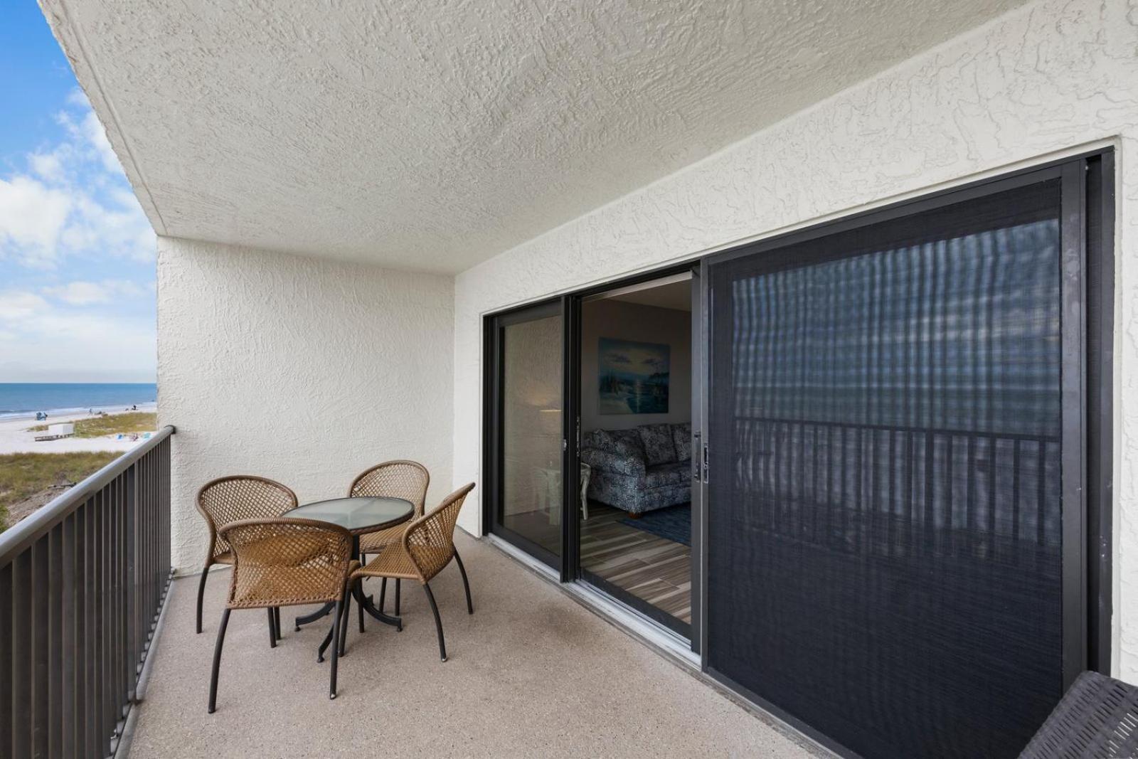 201 Sandy Shores Condos St. Pete Beach Exterior photo